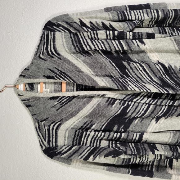 Lucky Brand Gray Black Aztec Waterfall Open Cardigan Sweater Women Size M - Picture 6 of 10